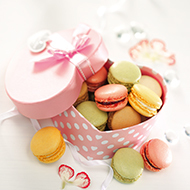 Mini-Macarons 6-fach sortiert & Geschenkbox