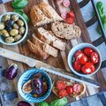Grillbaguette mit Olive-Tomate-Basilikum - 1