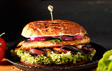 OMG Burger mit Grillgemüse und Hähnchensteak