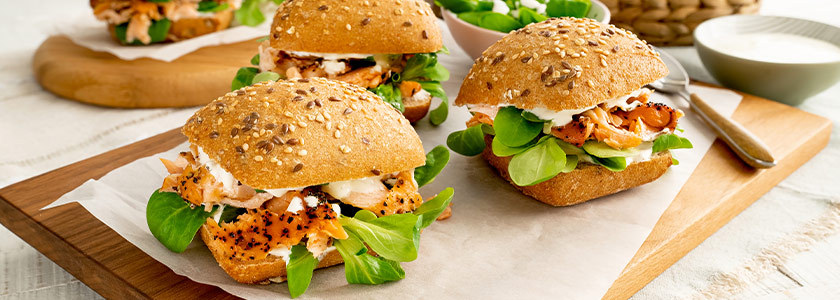 Flammlachs auf Bio Dinkel-Weckerl
