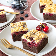 Kirsch-Kakao-Schnitte, vorgeschnitten